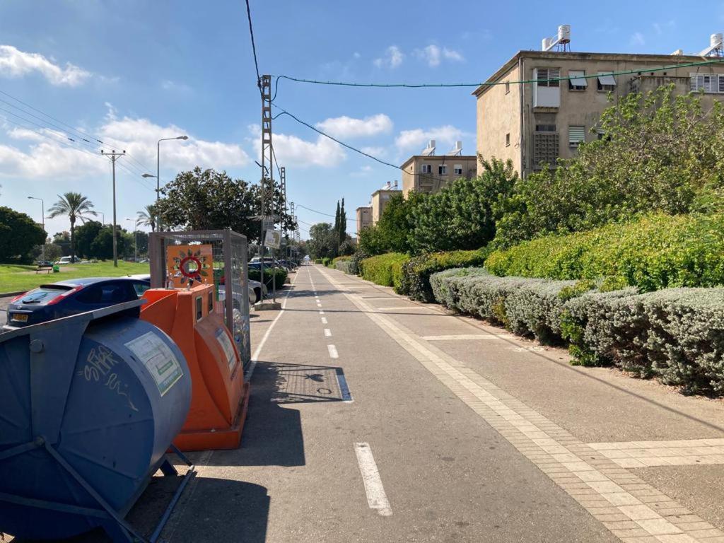 Apartamento אירוח על הים Haifa Exterior foto