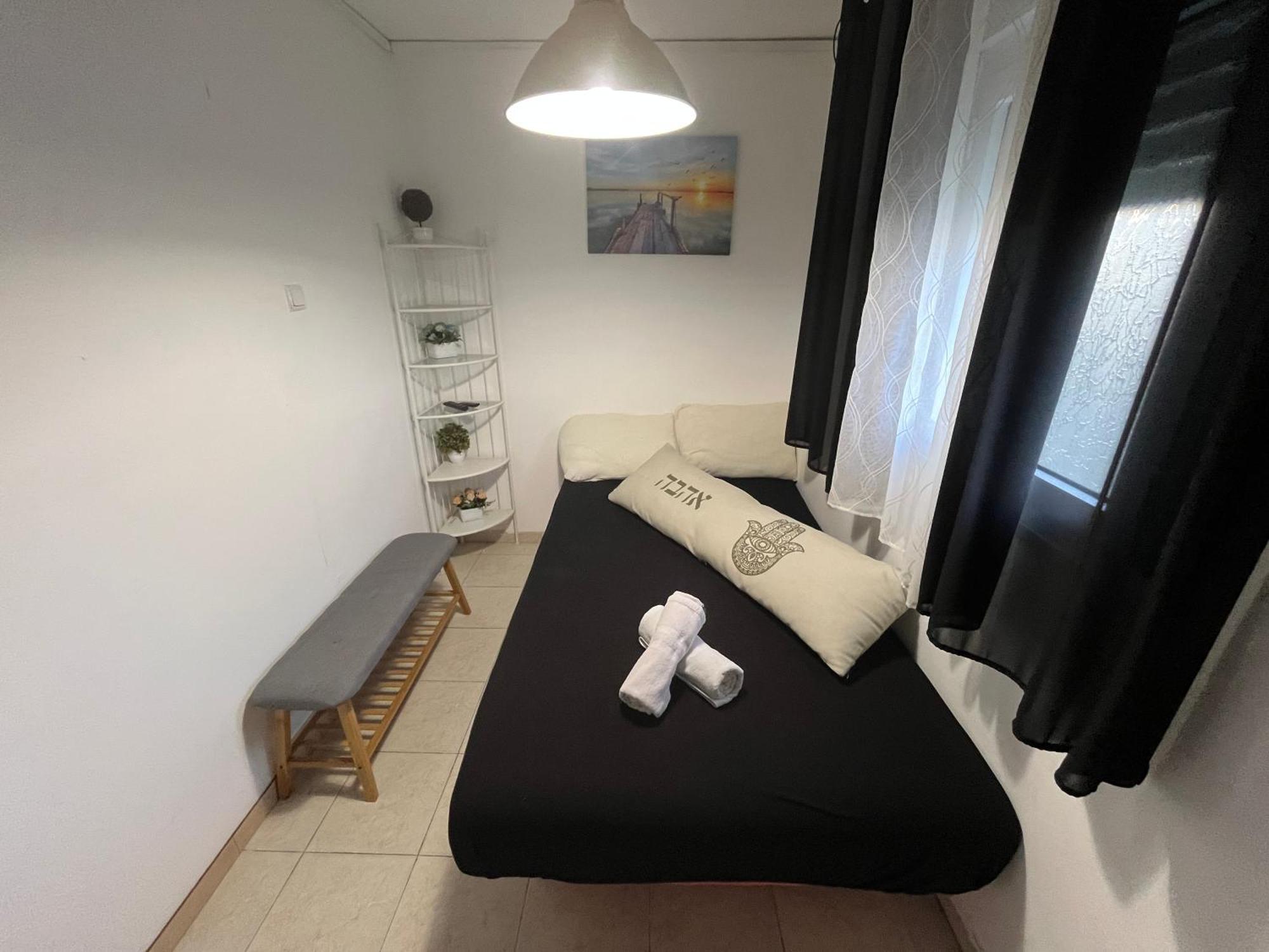 Apartamento אירוח על הים Haifa Exterior foto